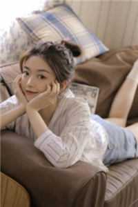 穿成戏精王妃后，暴君偷听我心声小说