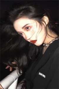 陆总，夫人说这婚迟早要离