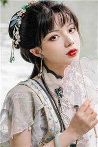 开局女帝为师，我出师便天下无敌