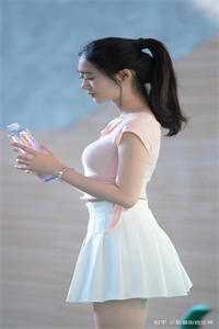 穿成大佬私生女，凭实力成全家团宠