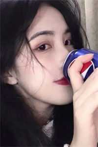 离婚后，我被小鲜肉们围满了