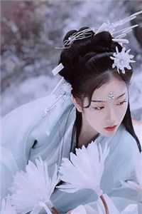 折磨三年归国，丞相哭红眼