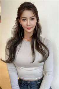 穿书女配被反派一家团宠了