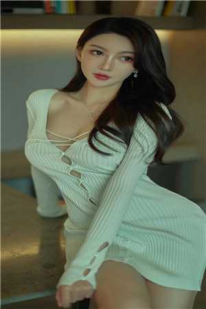 流落荒岛后，我教女神求生