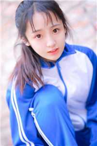 穿书后，我抱紧破产大佬大腿