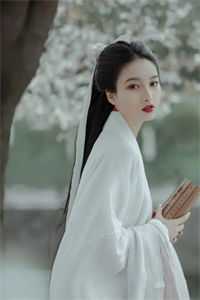 重生游戏停服前，我攒装备末世成神