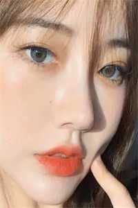 战王绝嗣，却意外撞见缩小版自己