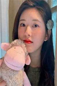 闪婚后，残疾大佬抱我转圈圈