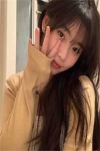 活成前任白月光后，她桃花朵朵开