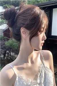 活成前任白月光后，她桃花朵朵开