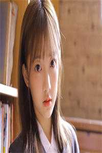 活成前任白月光后，她桃花朵朵开