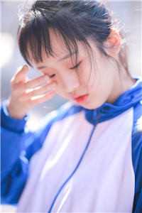 我有99个大佬师父，下山即无敌