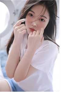 活成前任白月光后，她桃花朵朵开
