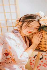 军婚甜蜜蜜：小可怜在七零赚麻了