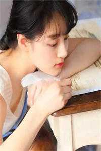 这个废物皇子不简单