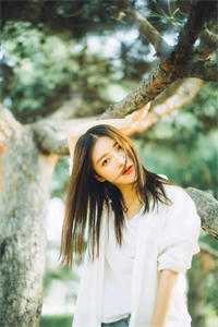 穿成废柴圣子，女帝哭着要嫁我