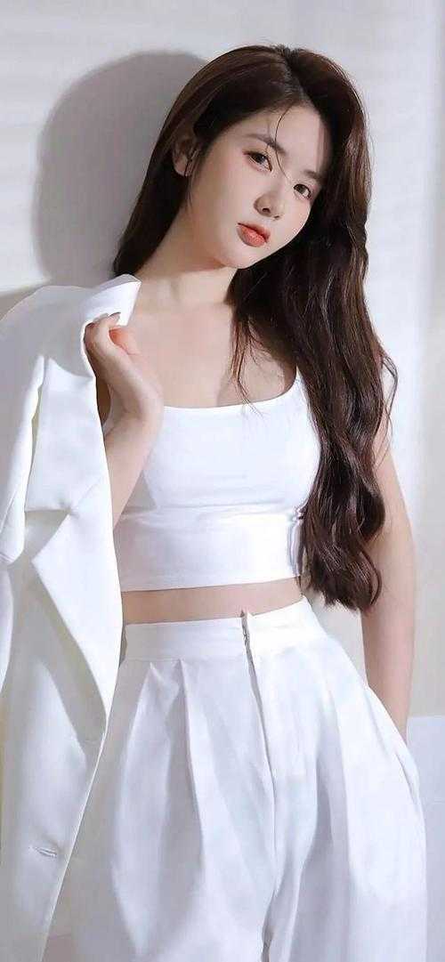被渣男劈腿后，我和总裁闪婚了