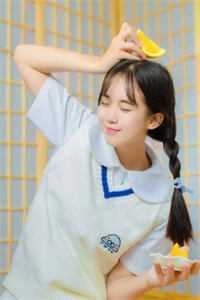 朱唇轻启吻芳华