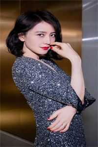 重生后，疯批美人每天都在撩人攻心