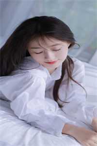 除夕夜，老公和儿子去陪美女邻居包饺子