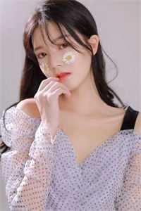 怀孕后，老公的白月光推我下水