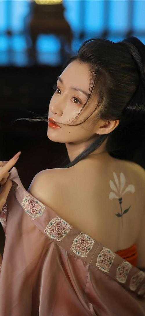 豪门：清冷美女把总裁撩炸了