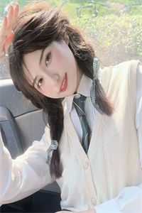 离开错爱后，她独自美丽