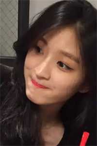 替身离开闪婚后，前任她后悔了
