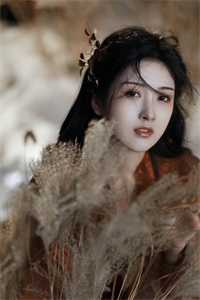 富豪隐藏身份倒追穷苦女大学生