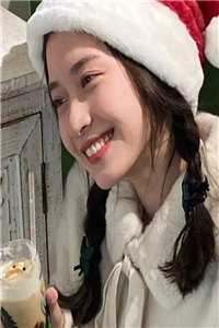 美人多娇画青云