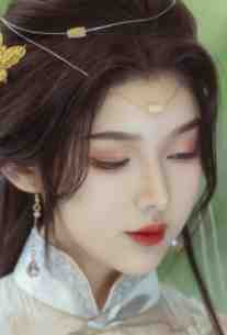 我帮未婚夫娶了他的小情人，他却当场发了疯