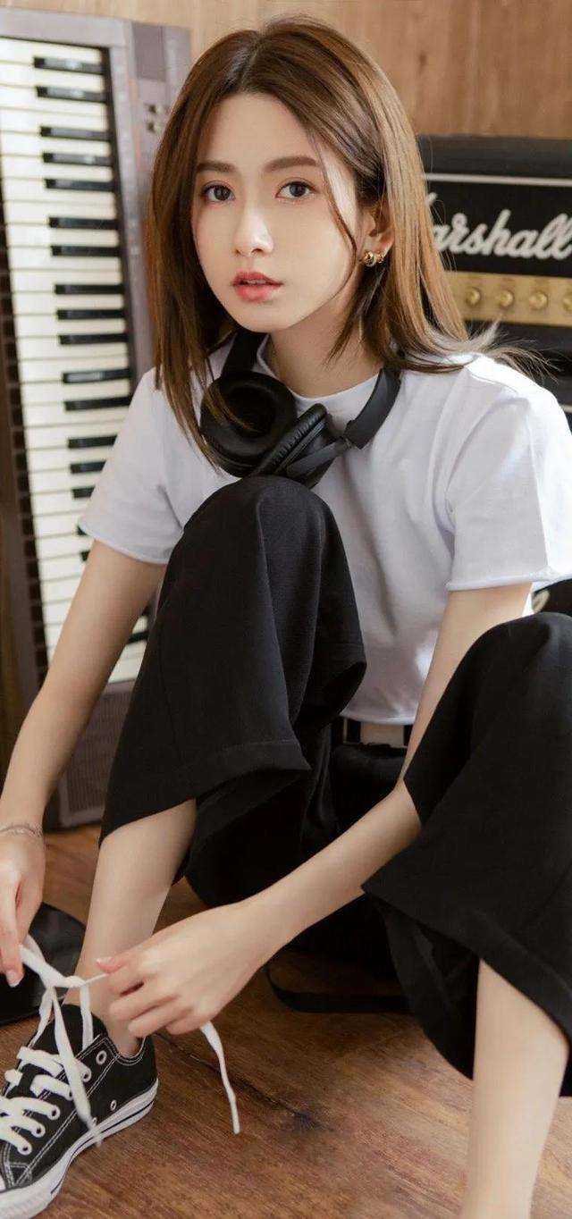 重生后打脸要给全班买劳斯莱斯的保姆女儿