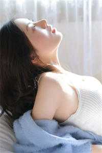女主把他踩入泥土，我捧起来呵护
