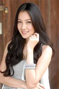 替她屈膝后，他求我回首