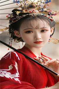 被妹妹掉包兽蛋后，我成了万凰之王。