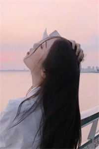 晚来白雾氤氲