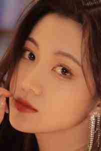 妻子要为绝症白月光生孩子，我提离婚她却哭了