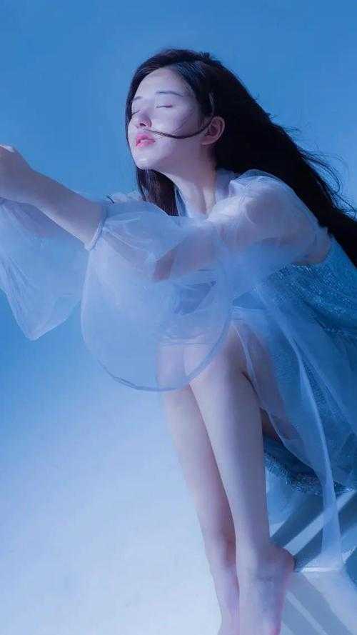 残梦吹寒彼岸花