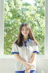 变成摇滚贝斯手后，男友说他喜欢乖乖女