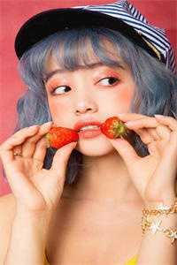 窝囊废爸妈让我跪在姑姑脚边吃饭