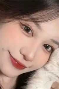 贫困生室友的美甲上印着我男友的指纹