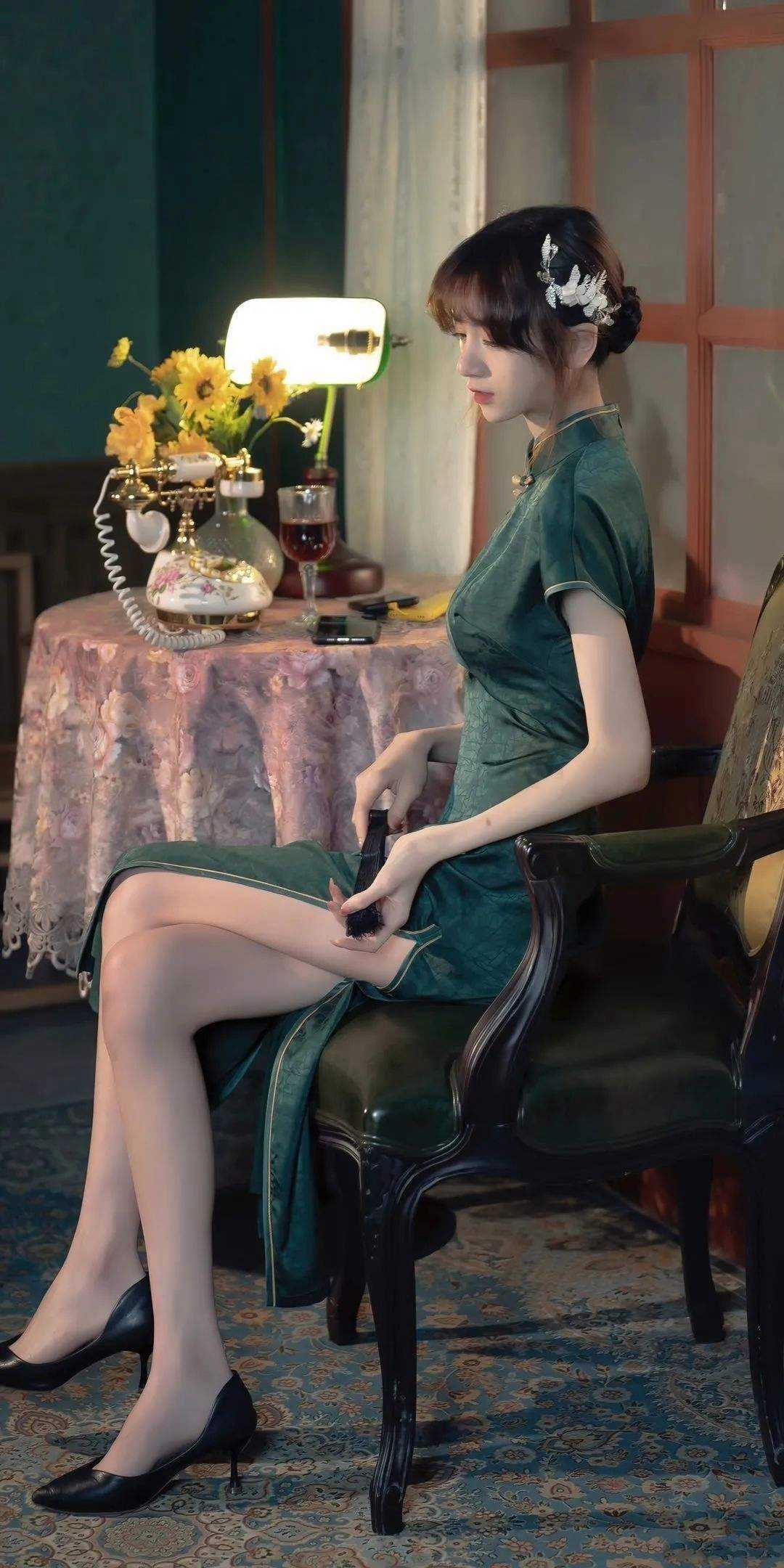未婚夫和小青梅举办婚礼，我另嫁后悔疯了