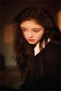 农门小医女，被战神王爷强撩走了