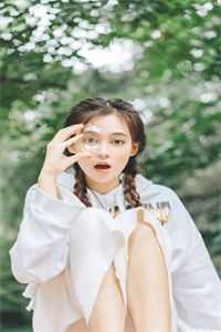 与君相逢君不识