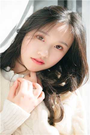 黑夜里走出来的女王
