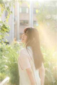侯府公子与绣坊才女的恋歌