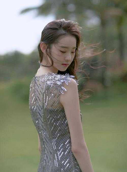 诡异婚配：我诡帝，老婆软糯校花
