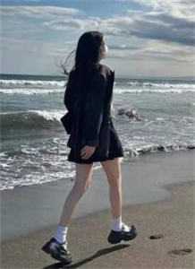 流产那天前夫和我离婚出轨贫困生，我另嫁后他悔疯了
