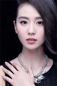 被穿越女谋害后，女配她重夺凤命