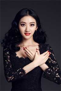 没想到吧，穿书女配被娇宠了